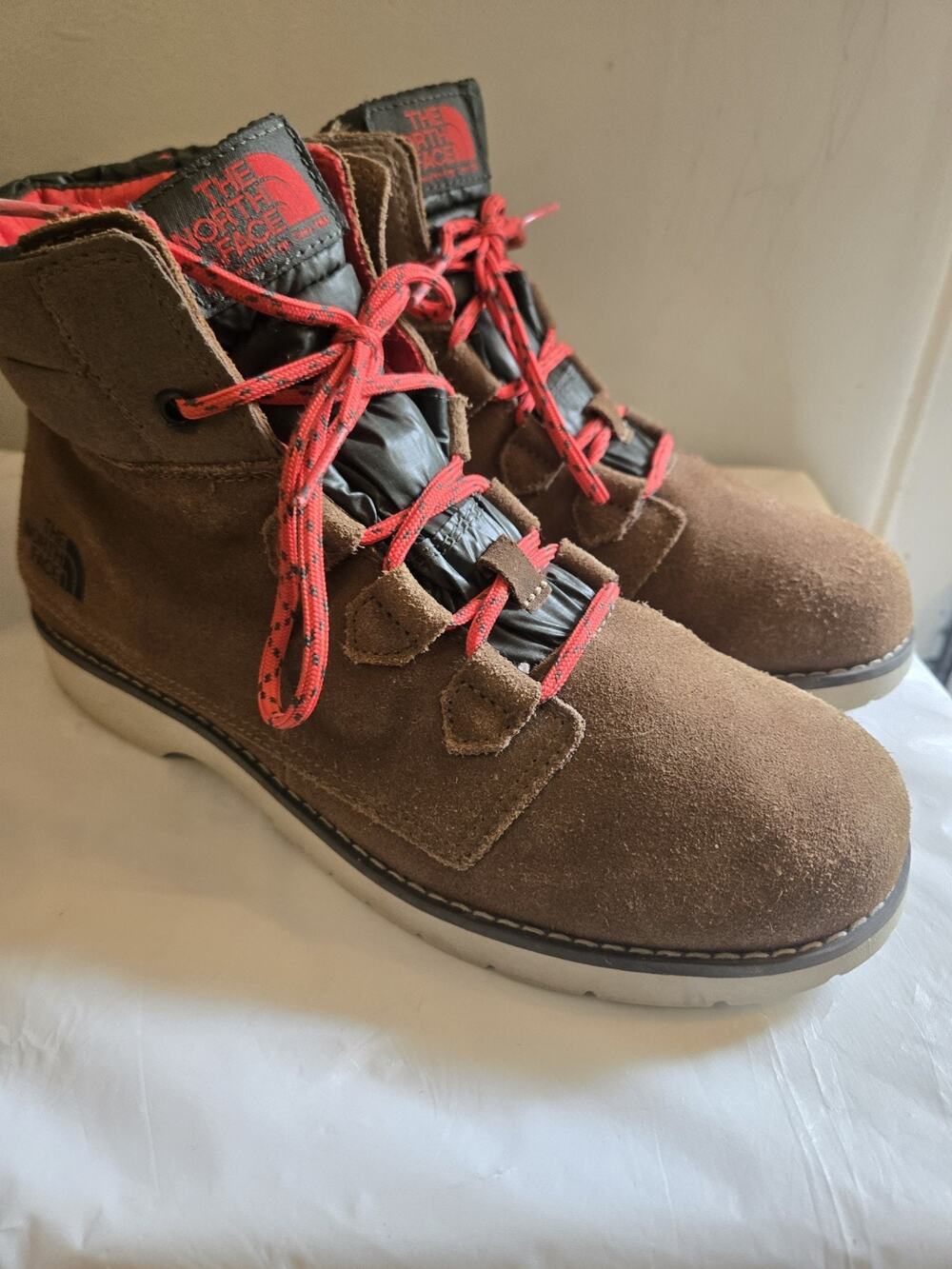 The North Face Boots Womens size 10 Ballard Heat Roll Down Leather
